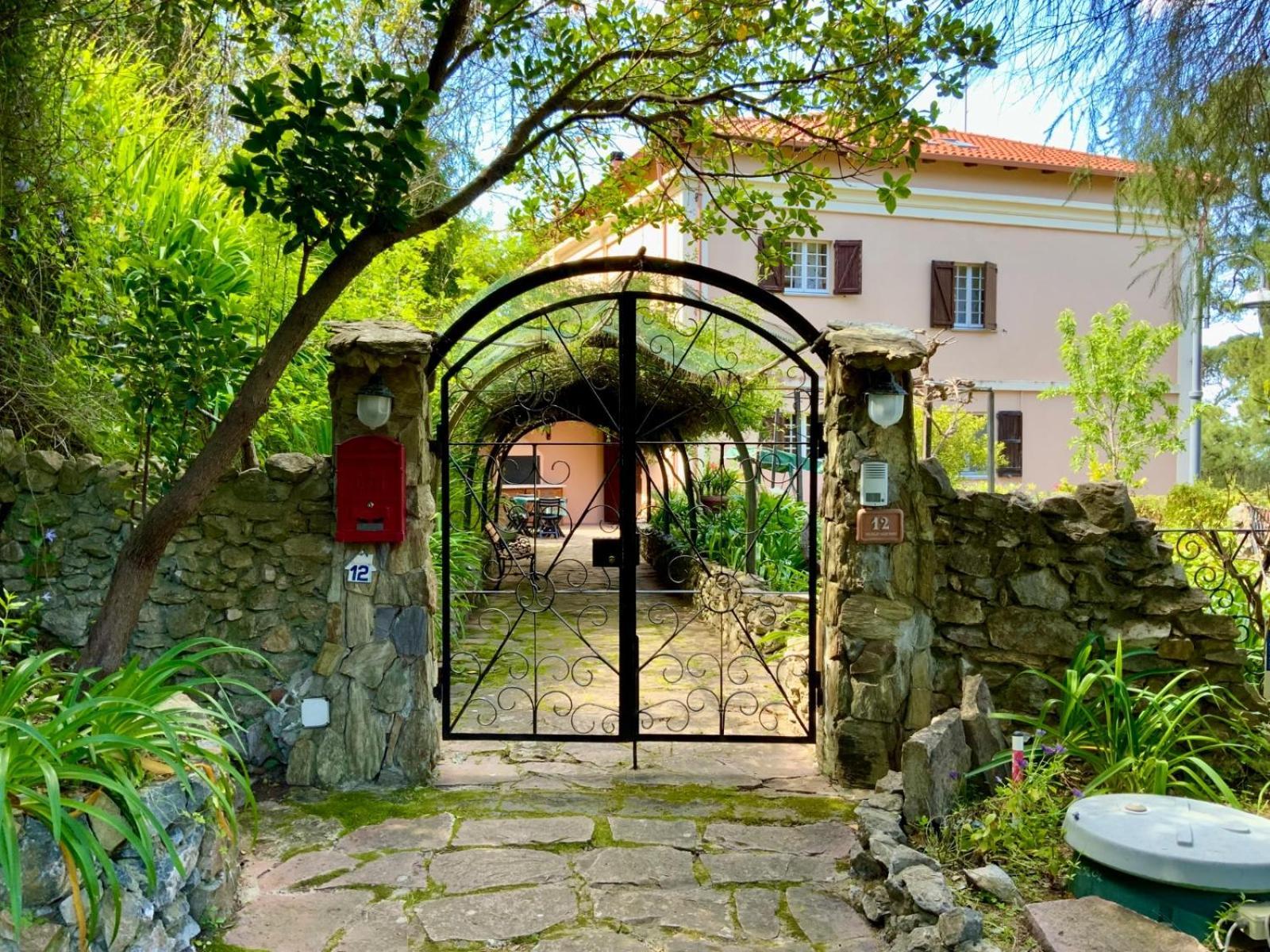 Aragoniteazzurra Casa Vacanza ゴンネーザ エクステリア 写真